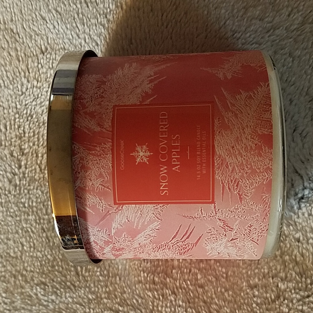 Snow Covered Apples 3 wick candle